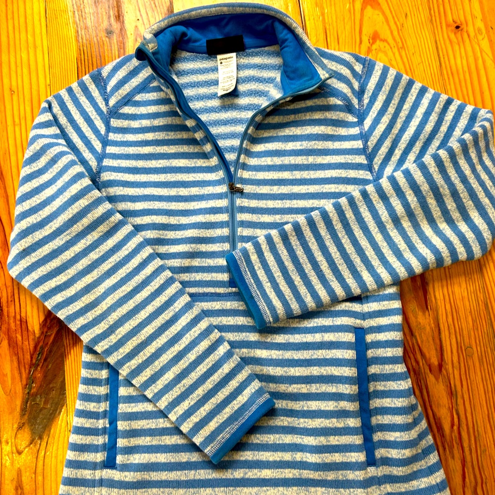 Patagonia 1/4 zip fleece. Size XS.